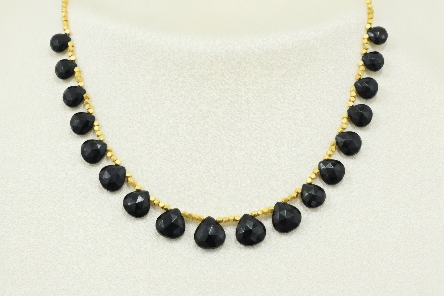 Black spinel and hematite statement necklace – artisan gemstone jewellery JAAMUN